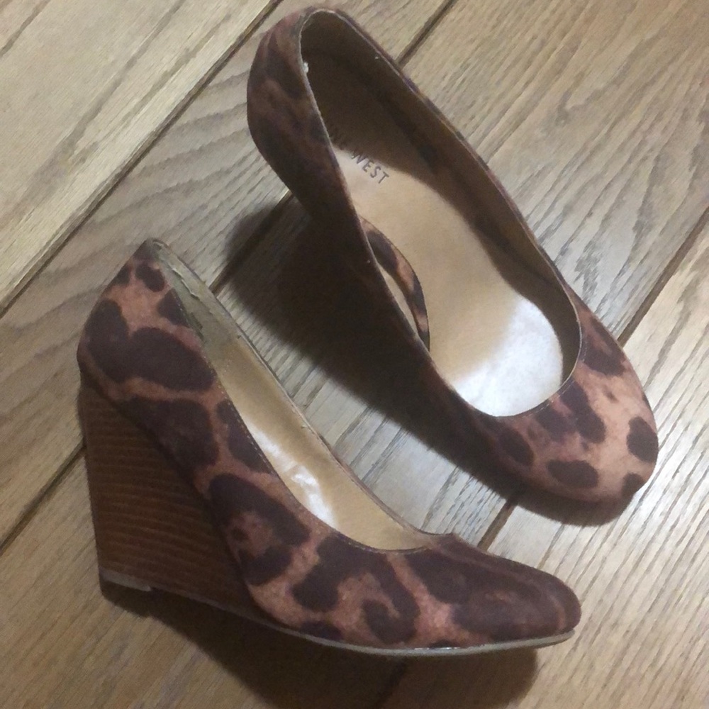 Nine West Leopard print wedges